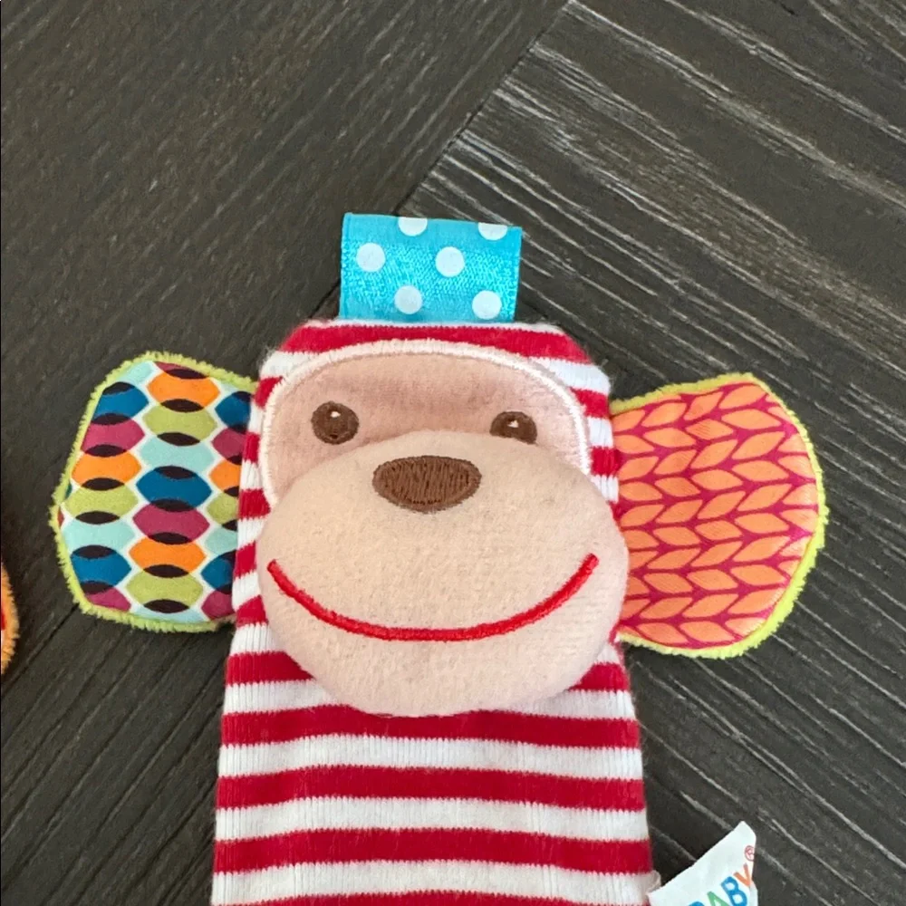Baby Foot Finder Sock & Wrist Rattle Set 6–12M | Elephant Monkey Sensory Toy Gif - Picture 3 of 5